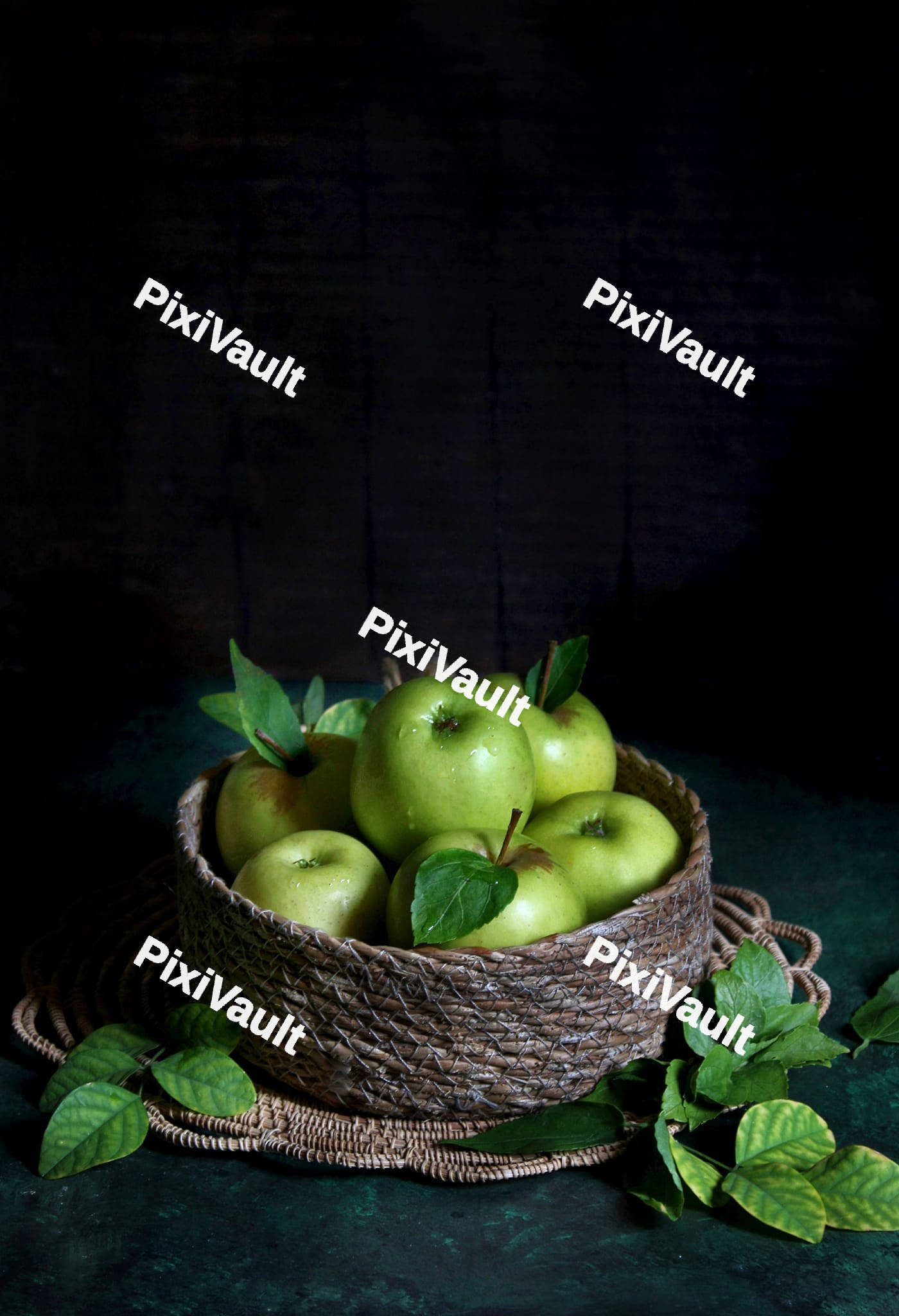Straw basket with apples